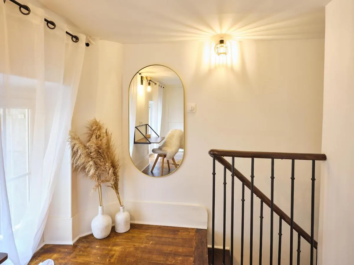 Tres Elegant Duplex, Proche Gare Apartment Grenoble 0*,  France
